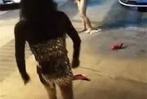 女人脱光衣服视频,女人脱衣瞬间，真实情感与内心独白