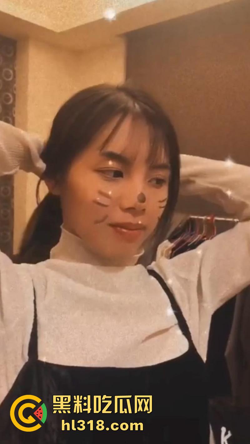 台湾极品幼师【赵舒妤】，细腰翘臀身材极品，背着男友和富二代偷情，结果视频被男友发现曝光！-1