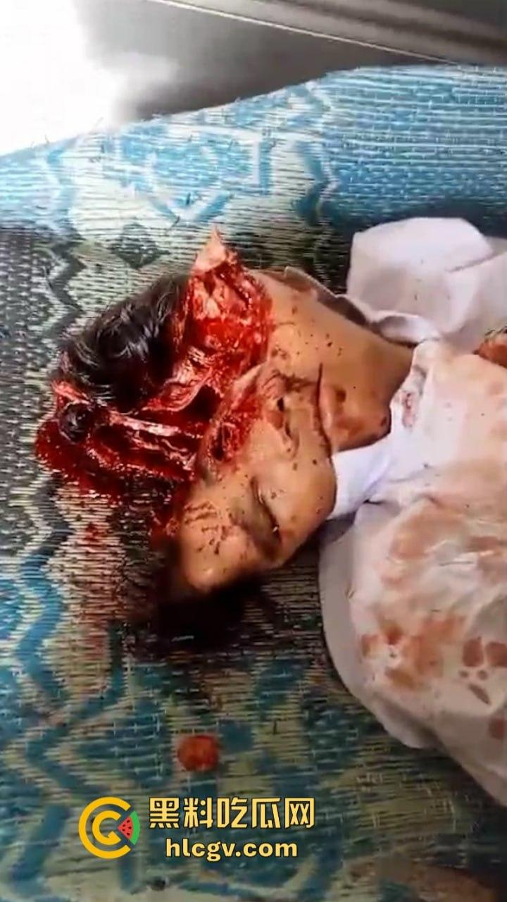 印尼惨烈车祸真实影像惨不忍睹 两人命丧车轮身首分离  胆小慎入-10